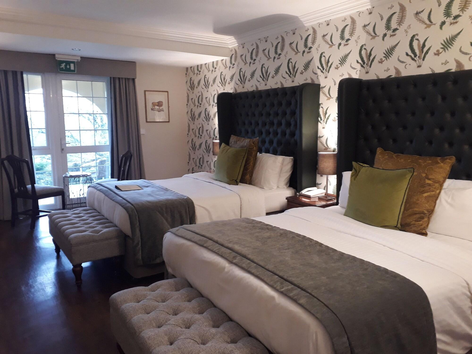 New House Country Hotel Cardiff Exterior photo