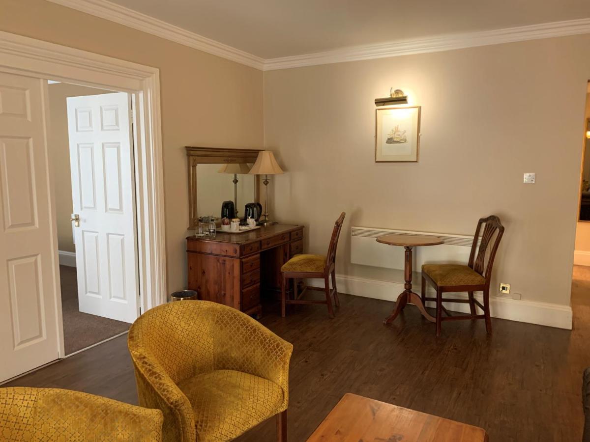 New House Country Hotel Cardiff Exterior photo