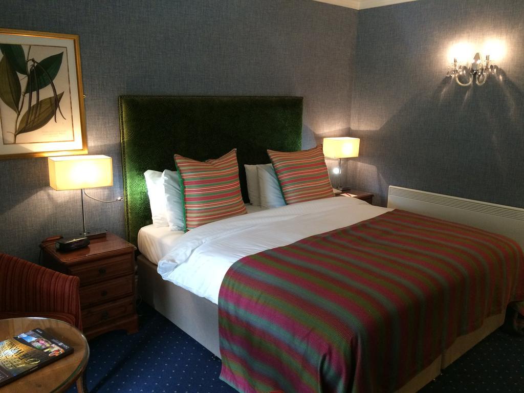 New House Country Hotel Cardiff Exterior photo