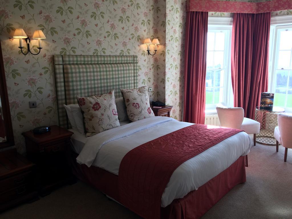 New House Country Hotel Cardiff Exterior photo
