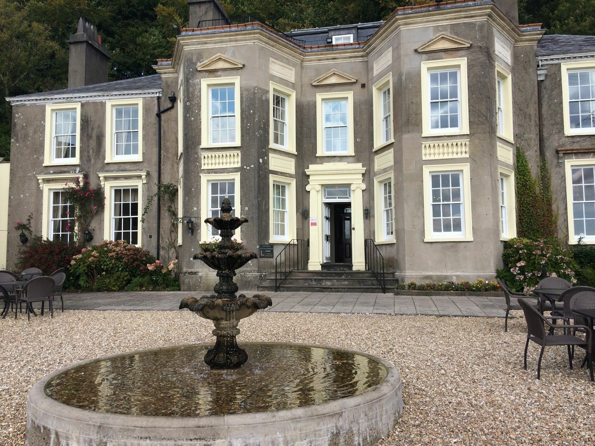 New House Country Hotel Cardiff Exterior photo